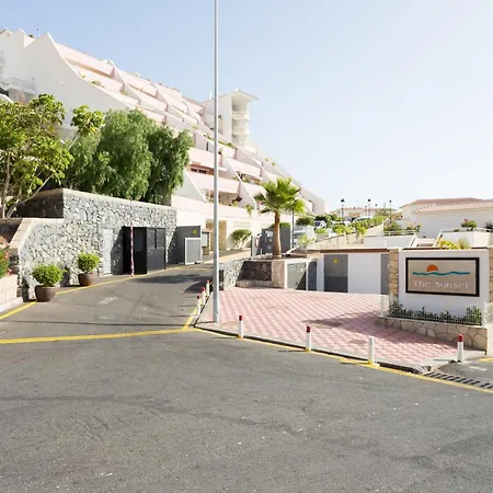 Sunset Oceanview Апартаменты