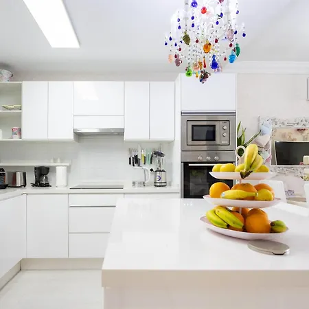 Апартаменты Sunset Oceanview Адехе